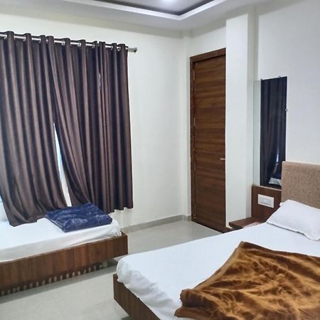 אויאיין Hotel Soham Palace מראה חיצוני תמונה