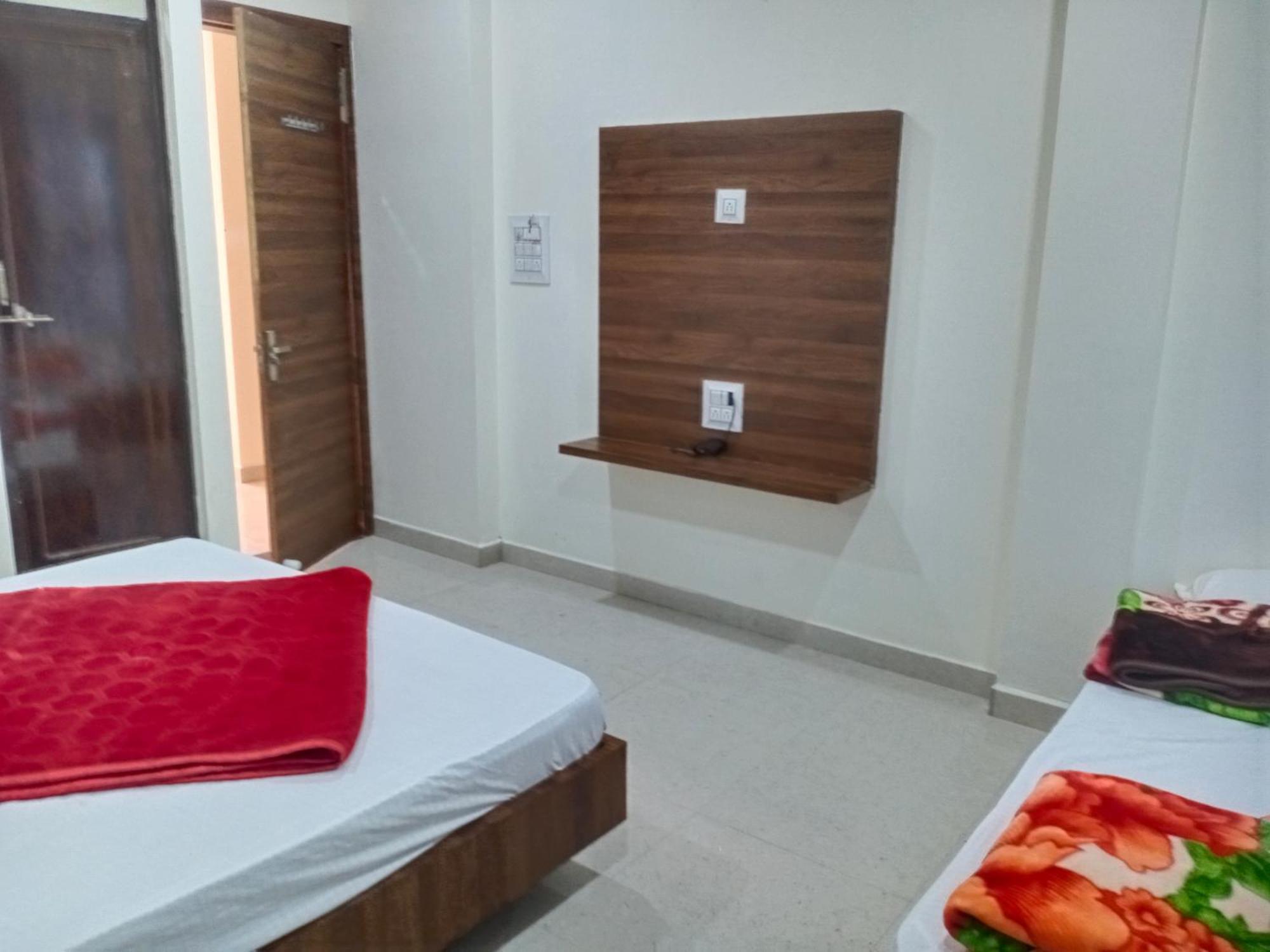 אויאיין Hotel Soham Palace מראה חיצוני תמונה