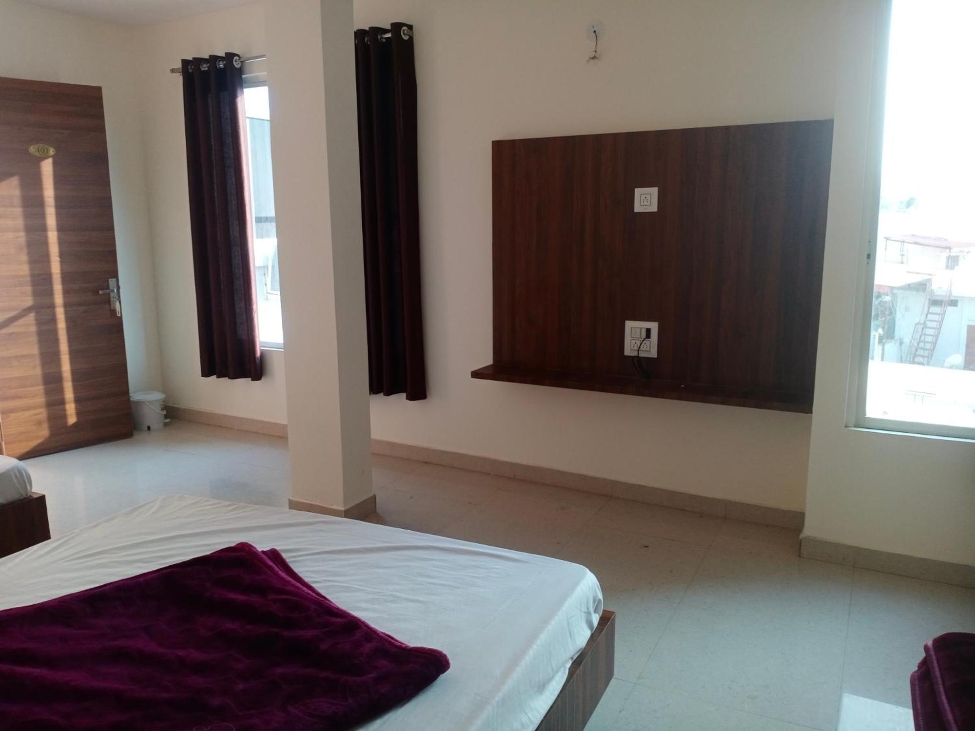 אויאיין Hotel Soham Palace מראה חיצוני תמונה
